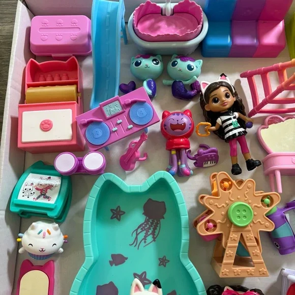 Gabby’s Dollhouse figures, furniture and accessories - Picture 5 of 9